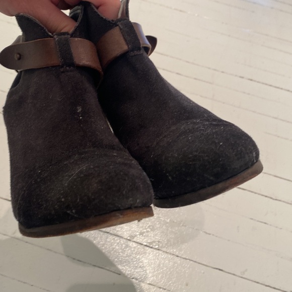 Rag & Bone booties. Dark grey suede with brown leather detail . - Picture 4 of 4